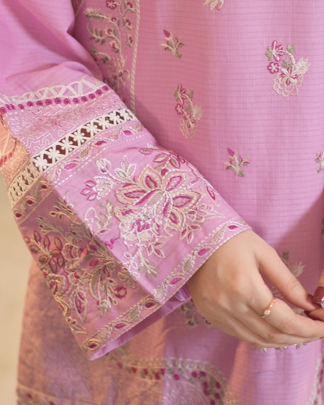 Mahnoor Embroidered 3PC Suit